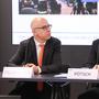 Wifo-Chef Gabriel Felbermayr und DHK-Präsident Hans Dieter Pötsch bei der DHK Jahrespressekonferenz in Wien