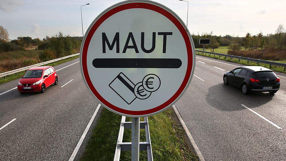 Die bisherigen Mautbetreiber in Deutschland fordern entgangene Einnahmen ein