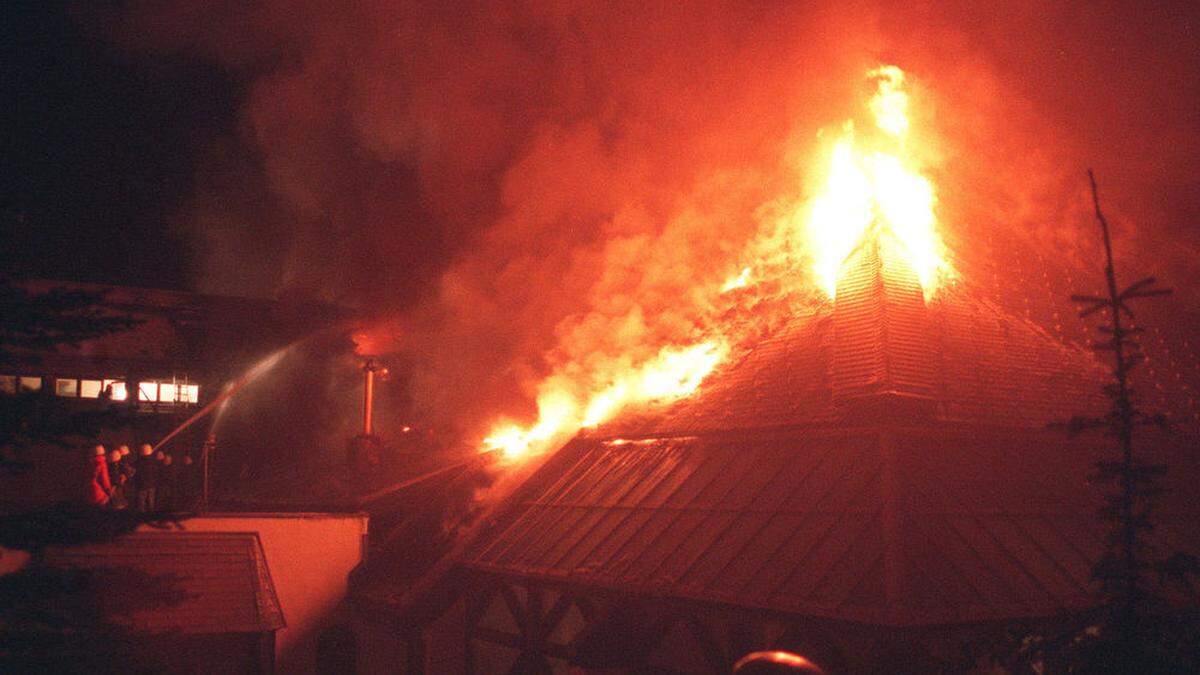 Bei minus 17 Grad mussten damals die Feuerwehrleute gegen die Flammen kämpfen