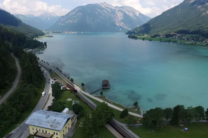 In ganz Österreich war das Team unterwegs, wie etwa am Achensee in Tirol oder...