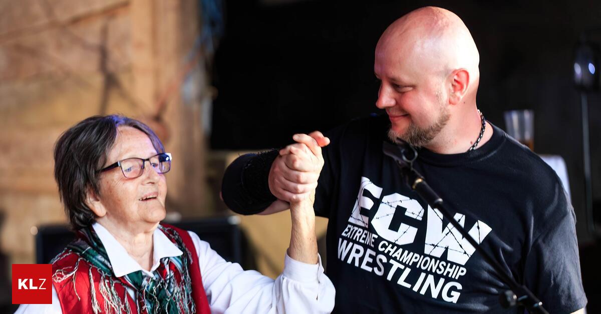 Trotz Hörsturz: Hannes Trummer machte aus Leben seiner Mama ein Hörbuch