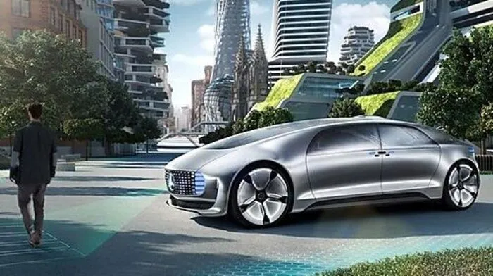 Zukunftsmusik: Mit der Studie F015 gab Mercedes einen möglichen Blick in die Zukunft