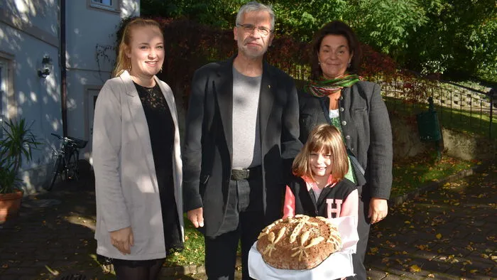 Die neue Jugenddiakonin Salome Gebhardt feierte gemeinsam mit Pfarrer Martin Müller und Kuratorin Veronika Gaugeler-Senitza ihren Einstieg.