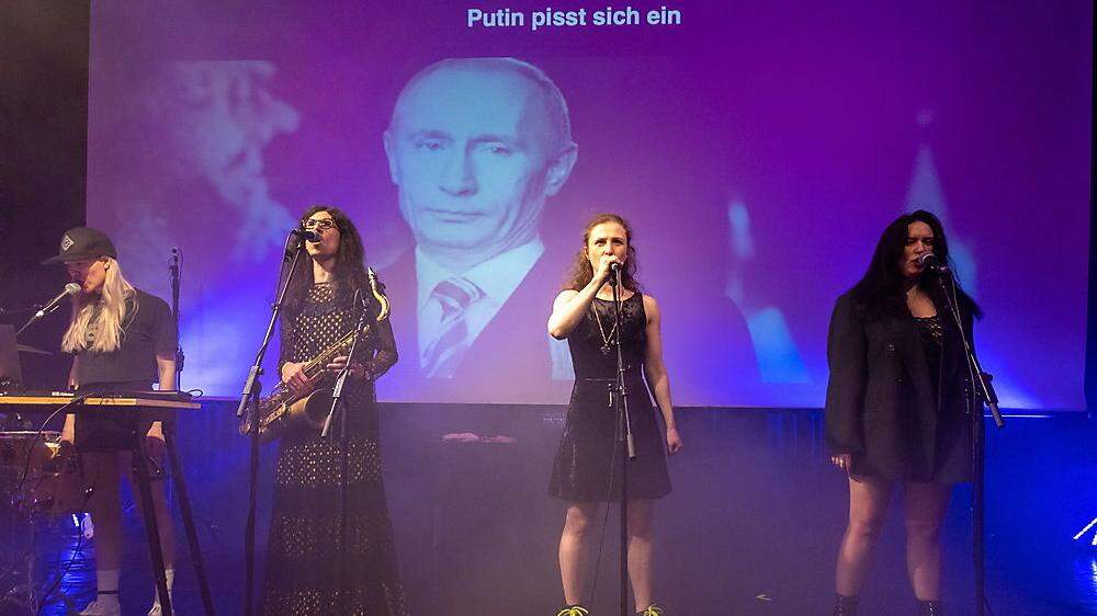Pussy Riot gaben ein Konzert in Tirol