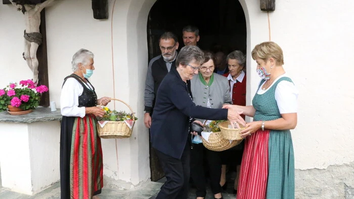 Die Trachtenfrauen Glödnitz luden am verlängerten Wochenende unter Obfrau Ingrid Feichtinger zur Kräutersegnung in die örtliche Pfarrkirche. 