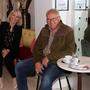 Neues Café: Lilly Wintschnig mit Vermieter Wolfgang Herzog