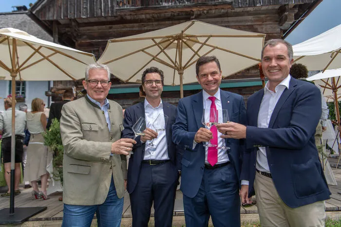 Kleine Zeitung-Geschäftsführer Thomas Spann und die Spar-Chefetage mit Markus Kaser und Fritz Poppmeier sowie Hofer-Chef Horst Leitner (v.l.)