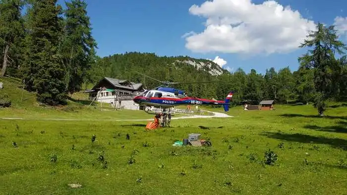 Seit mehreren Tagen flammt ein Waldbrand am Stoderzinken immer wieder neu auf.