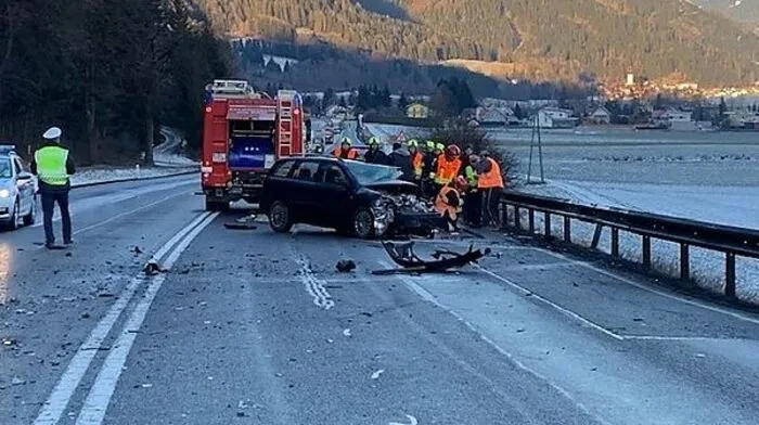 In dem Auto starb eine Person