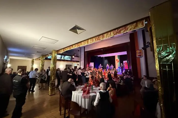 Im Innerberger Gewerkschaftshaus wurde bis spät in die Nacht bei bester Stimmung getanzt, musikalisch versorgt wurden die Ballgäste von der Eventband Coconuts