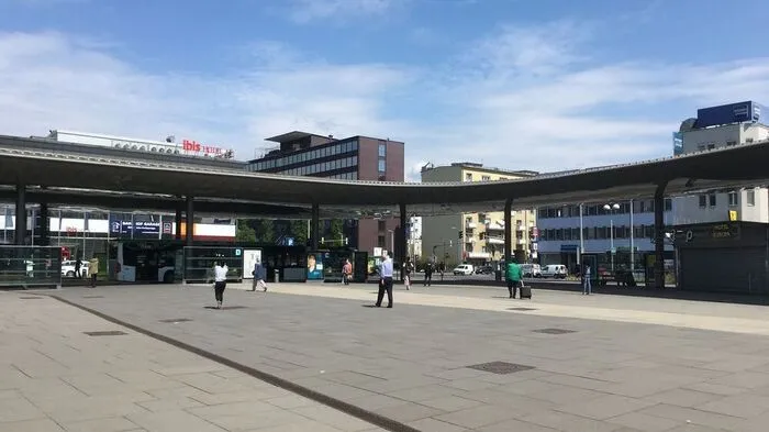 Wohin wird die Reise gehen? Am Samstag für einige seit langem wieder in ein Shoppingcenter oder zum Friseur
