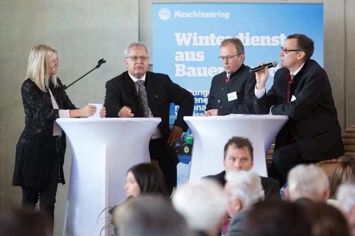 . . . oder die Geschäftsführung des Maschinenringes.