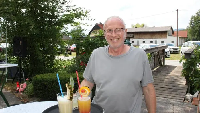 Bereits zum zwölften Mal organisierten die „Moosinger“ in Söding-St. Johann ihr beliebtes Straßenfest mit köstlichen Cocktails wie Tequila Sunrise, Pina Colada, Mojito, Sex on the Beach und Caipirinha sowie verschiedenen Grillspezialitäten.