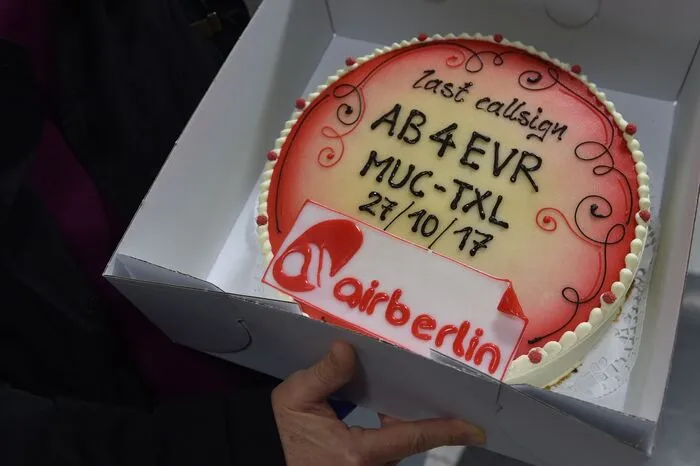 Süße Torte zum bitteren Abschied.