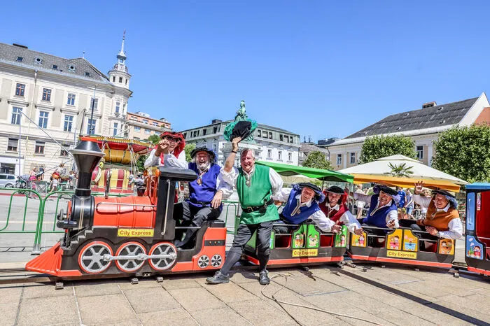 Die Stadtrichter sind für jeden Spaß zu haben.
