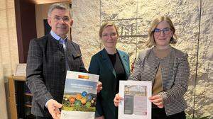 Franz Fartek, Lisa Mittischek und Tamara Schober bei der Projektpräsentation „Bleibefaktoren“ im Genusshotel Riegersburg