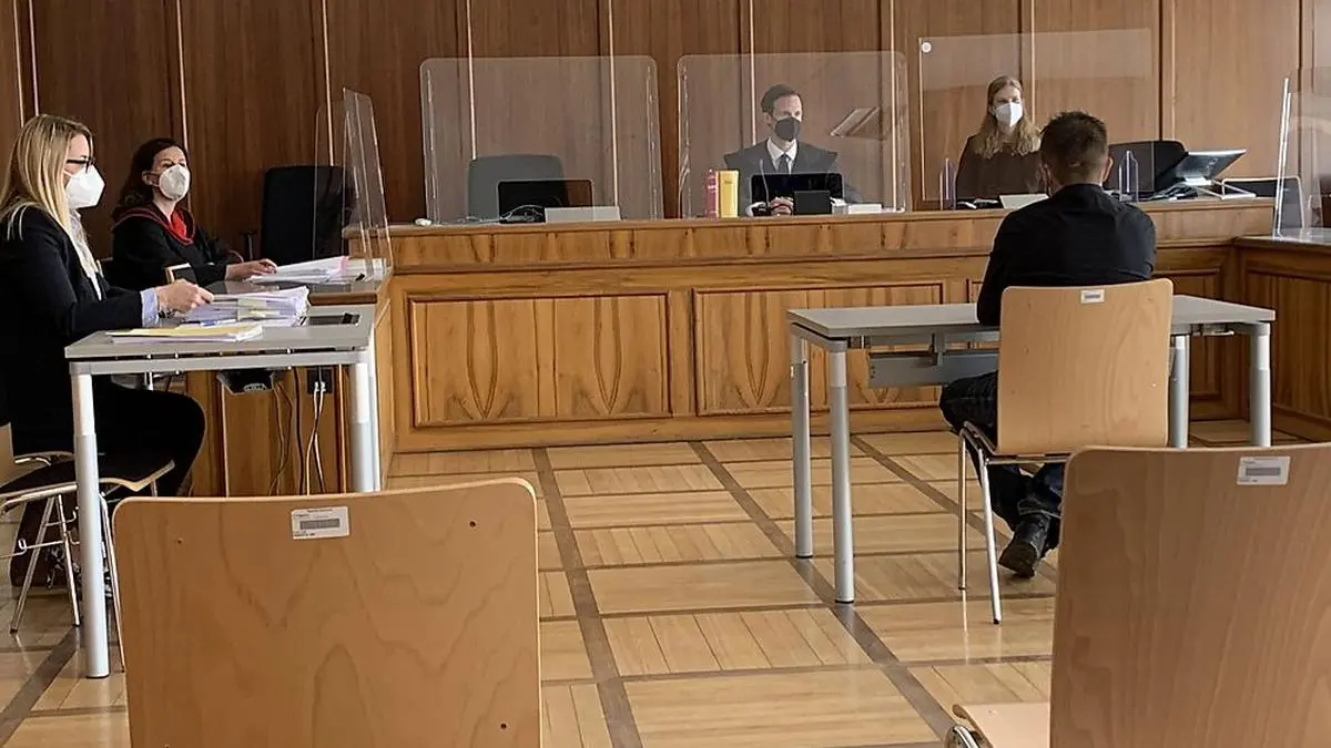 Der Angeklagte zeigte sich vor Richter Gernot Kugi vollinhaltlich geständig