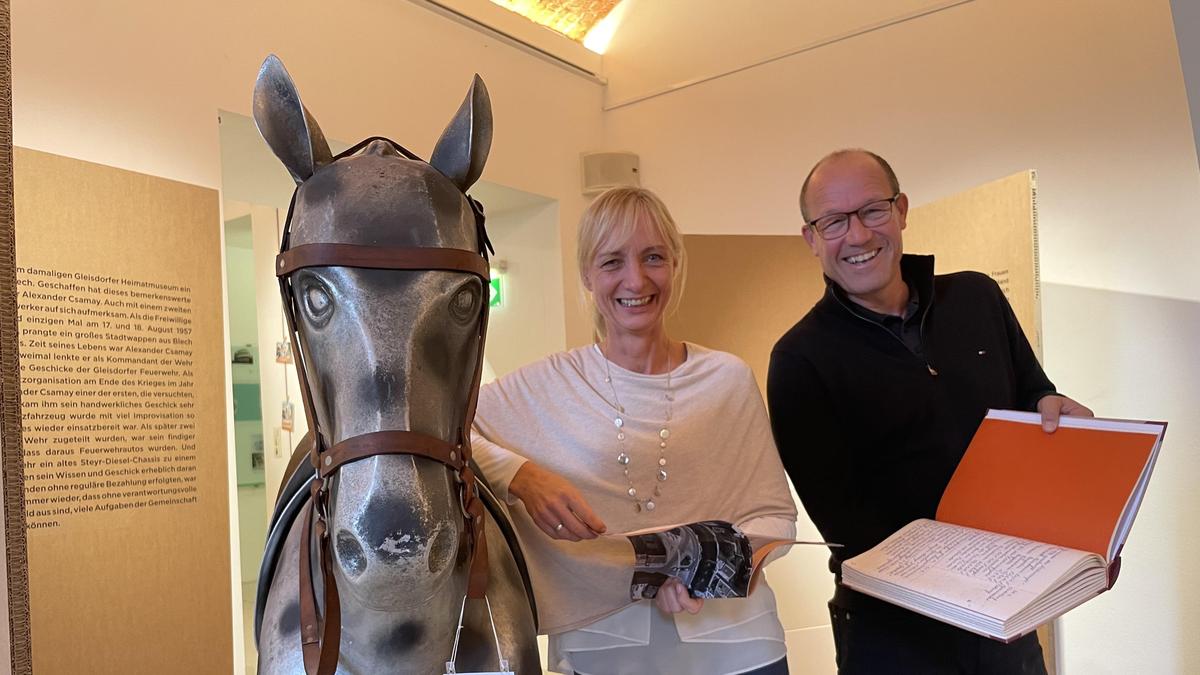 Museumsleiterin Sigrid Hörzer und Geschäftsführer des Stadtmarketings Gleisdorf Gerwald Hierzi