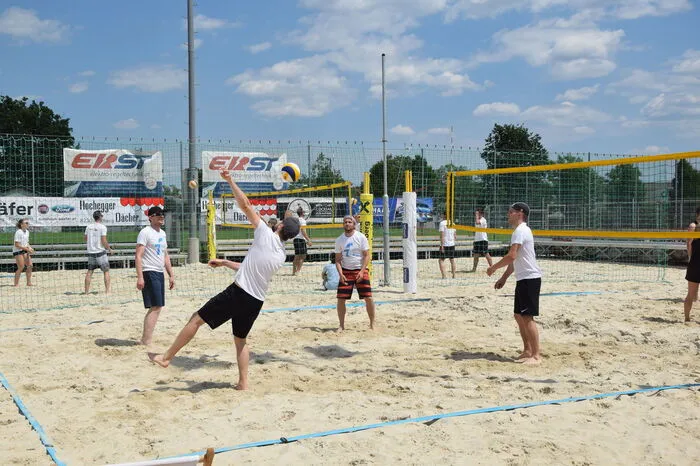 Veranstaltet wird das Firmenturnier durch die Stadtgemeinde Hartberg und den TSV Hartberg Volleyball.