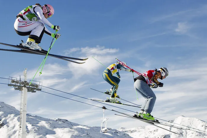 Ski Freestyle: Die Freestyle-Quote beträgt 282 Athleten, maximal 30 pro Nation und 16 je Geschlecht. Österreichs Herren werden im Ski Cross (volles Kontingent erhofft), Halfpipe (3) und Slopestyle (1 bis 2) dabei sein, die Damen peilen Teilnahmen im Ski Cross (2), Halfpipe (1) und Slopestyle (1) an. Im Moguls (Buckelpiste) versucht es Melanie Meilinger abseits des ÖSV auf eigene Faust. Jeweils fix keine Teilnahme wird es im Aerials (Springen) geben.