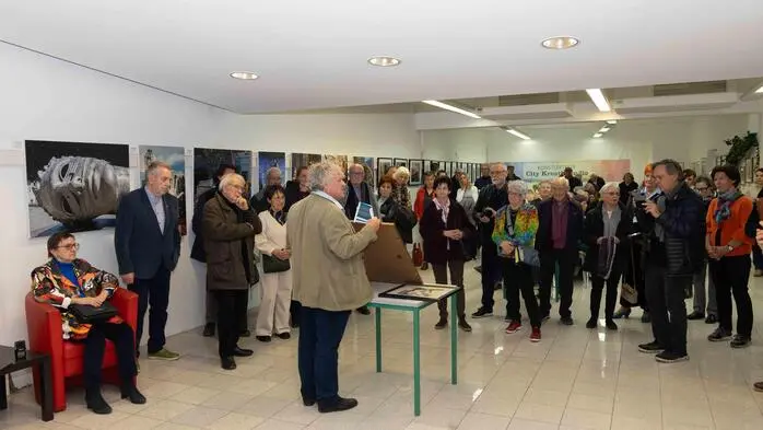 Zahlreiche Kunstinteressierte folgten am Freitag, dem 27. März, der Einladung zur Vernissage der Ausstellung „Kunst im Fokus“ im City Kreativstudio in Hartberg.