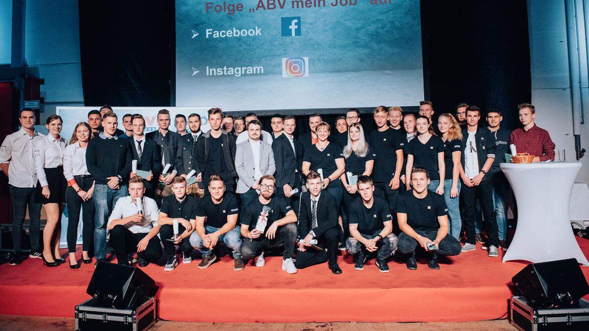 Ein Gruppenfoto wie dieses aus dem Jahr 2019 wird es heuer nicht geben. Auf die ABV-Lehrlingsgala wird dennoch nicht verzichtet