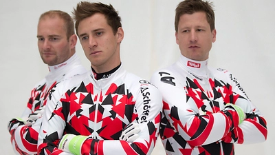 Georg Streitberger, Matthias Mayer, Hannes Reichelt (von links) fahren in Lake Louise erstmals mit Airbag