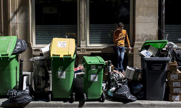 Chaos in Frankreich: Auch die Pariser Müllabfuhr streikt. 