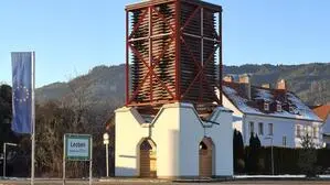 Zurzeit gibt es kein Durchkommen beim Kirchturm in Leoben-Lerchenfeld