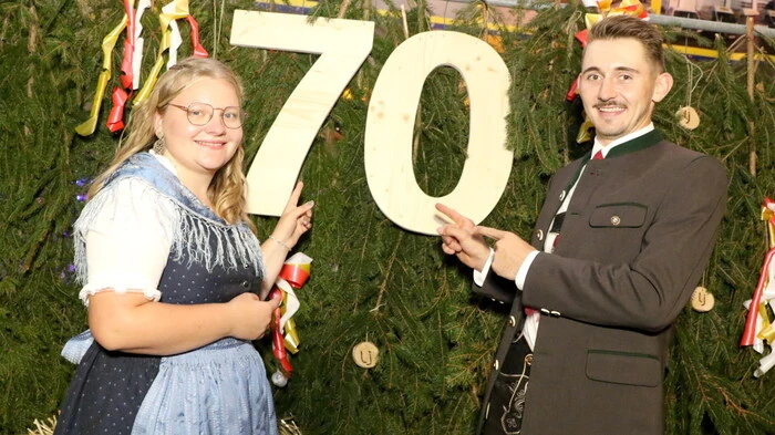 Ja, war das eine fetzige Party, zu der am Samstagabend anlässlich des 70-Jahr-Jubiläums die Landjugend (LJ) Krappfeld mit ihren Obmann Thomas Moser und Leiterin Larissa Pobaschnig (Foto) geladen hatte. 