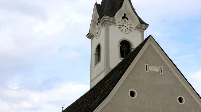 Unter dem Motto „Bridge over Troubled Water” luden am Freitag die “Projern Gospel Singers” zum Konzert in die Pfarrkirche von Zweikirchen.