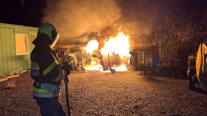 Aus vorerst unbekannter Ursache ist der Brand am Freitagabend ausgebrochen