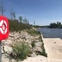 Hier spielte die Frau mit ihrer dreijährigen Tochter
