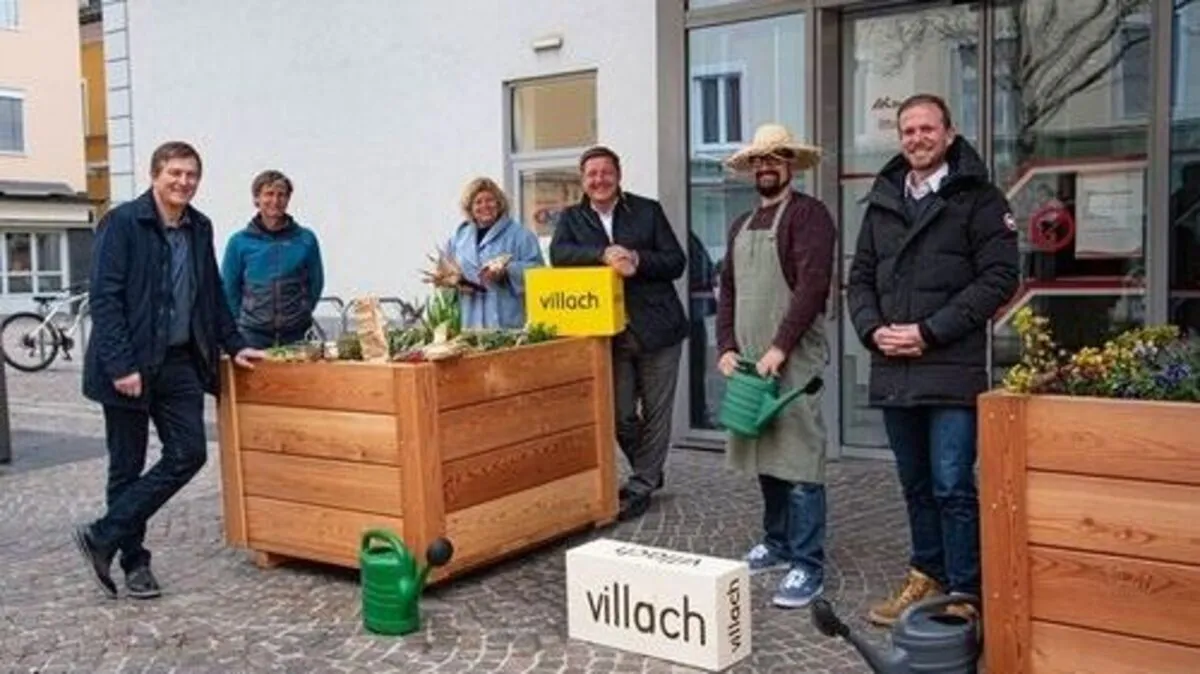 AK-Präsident Günther Goach, Stadtgrün-Leiter Wolfgang Faller, Vizebürgermeisterin Irene Hochstetter-Lackner, Bürgermeister Günther Albel, Mediathek-Chef Roman Huditsch und Villachs AK-Leiter Mario Drussnitzer (v.l.) 