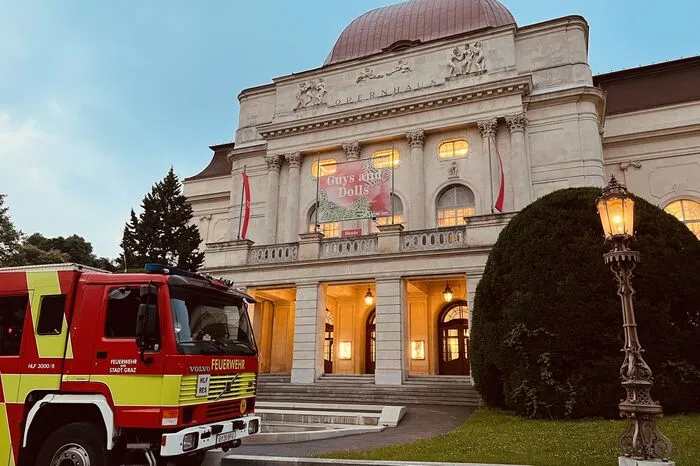 Entstanden sind die Bilder im Grazer Stadtgebiet. Auch die Oper diente als Fotokulisse.