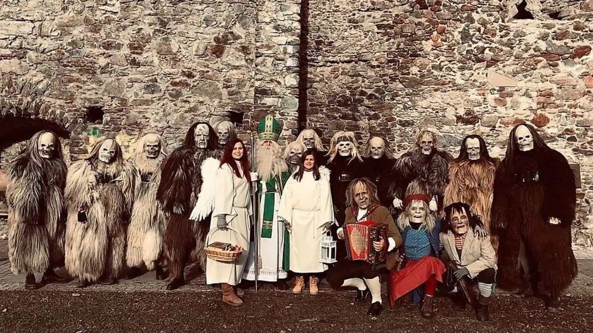 Nikolaus und Krampusgruppe Moarfeld