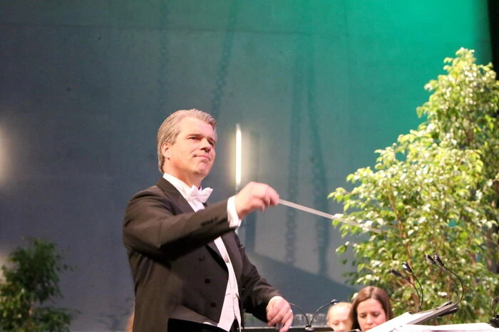 Grund des Besucheransturmes war das Frühjahrskonzert der Konzertvereinigung Kärnten unter Dirigent Günter Wallner. 