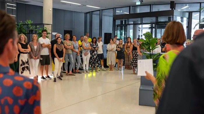 Klicken Sie sich durch die Fotogalerie und erleben Sie einen virtuellen Rundgang durch unser neues Foyer...