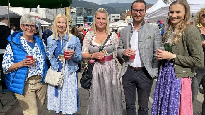 Nach einem eher bedeckten Vormittag in Leoben scheint dem Gösser Kirtag und seinen tausenden Besuchern nun doch noch die Sonne.