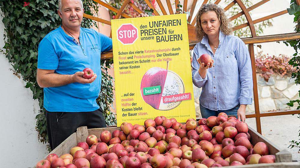 Christian und Karin Zöhrer aus Puch beteiligen sich an Plakat-Aktion gegen Preisschleuderei