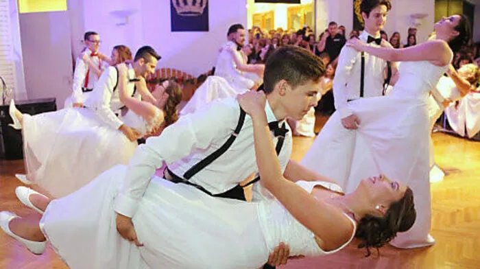 Alles Walzer! Die Ballsaison wird morgen, Samstag, eröffnet. Auch heuer werden die Maturanten bei ihrer Polonaise wieder alles geben – wie auch im Vorjahr in der Bafep Mureck
