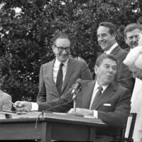Fed-Legende Alan Greenspan (links) neben US-Präsident Ronald Reagan
