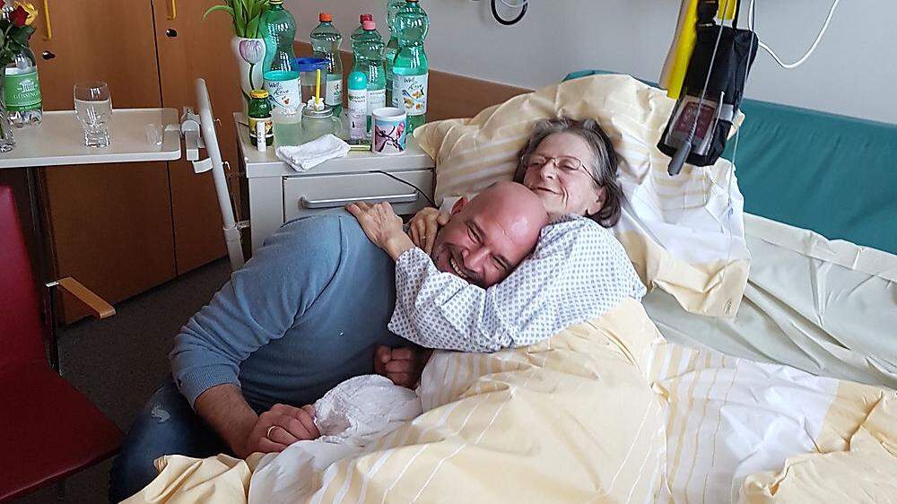 Mit seinem Besuch erfüllte Udo Wenders seinem wohl größten Fan, Monika Steinacher, einen Herzenswunsch