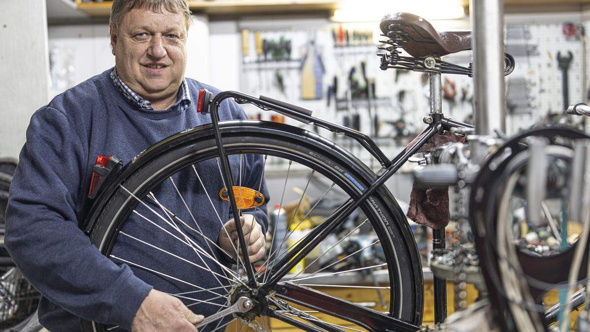 Fast 50 Jahre ein Händchen für Zweiräder: Andreas Wang verabschiedet sich mit Ende des Jahres in den Ruhestand