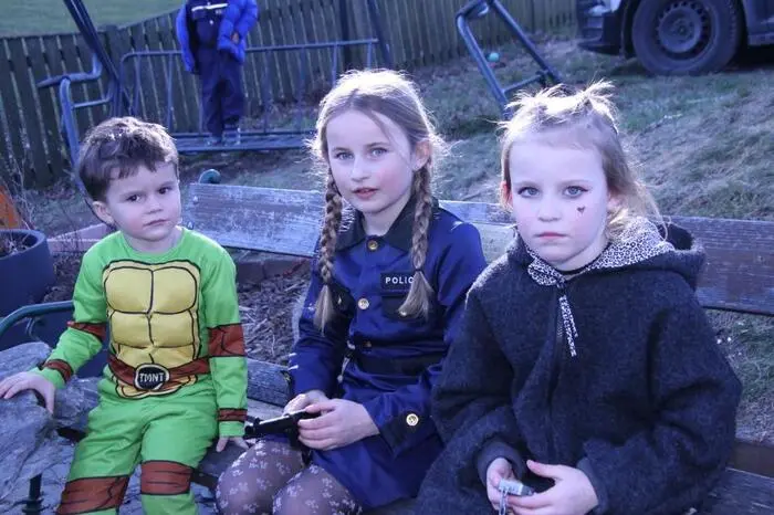 Das schöne Wetter ließ es zu, dass die Kinder auch im Freien spielen konnten. 