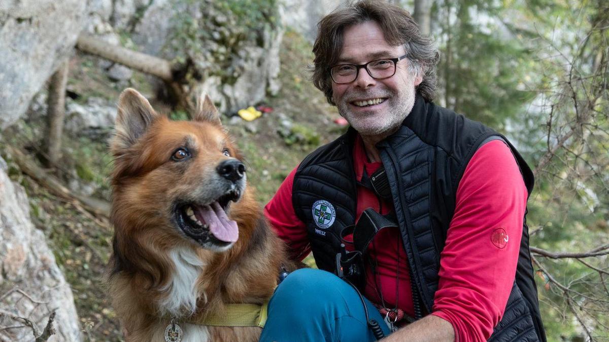 Ein unschlagbares Team: Hundeführer Michael Gorkiewicz mit seinem Vierbeiner Balu 