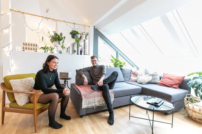 Im September zogen die beiden Studierenden, Beatrice und Maximilian, in eine der revitalisierten Wohnungen im Dach.