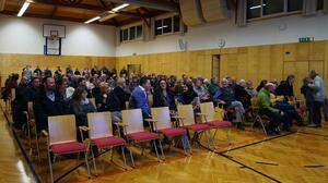 Etwa 150 Besucherinnen und Besucher kamen zur Infoveranstaltung in den Festsaal St. Lorenzen