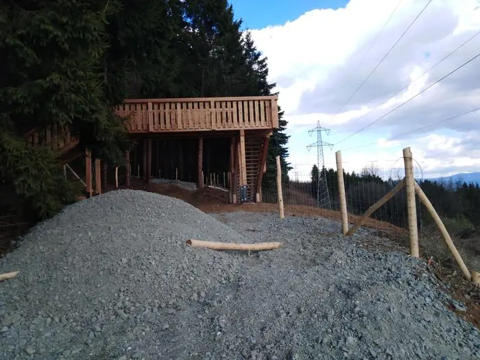 Bauarbeiten für Enduro-Strecken in einem Wald nördlich des Red Bull Ringes