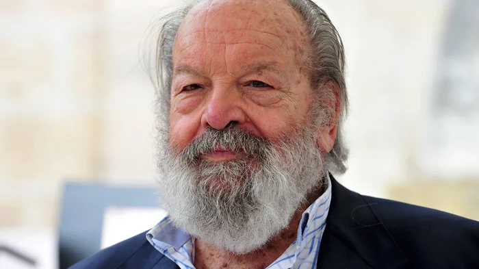 Der italienische Schauspieler Bud Spencer ist am Montagabend in Rom im Alter von 86 Jahren verstorben. "Mein Vater ist friedlich gestorben. Er hat nicht gelitten. Er hatte uns alle um sich. Sein letztes Wort war 'Danke'", berichtete sein Sohn Giuseppe Pedersoli.